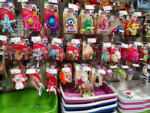 Pet Supply Store «Central Garden & Pet Co», reviews and photos, 13227 Orden Dr, Santa Fe Springs, CA 90670, USA