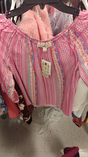 Department Store «T.J. Maxx & HomeGoods», reviews and photos, 4890 Integrity Way, Appleton, WI 54913, USA