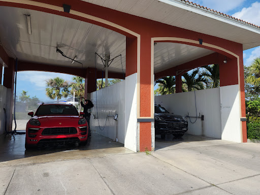 Surfside Car Wash en Estero