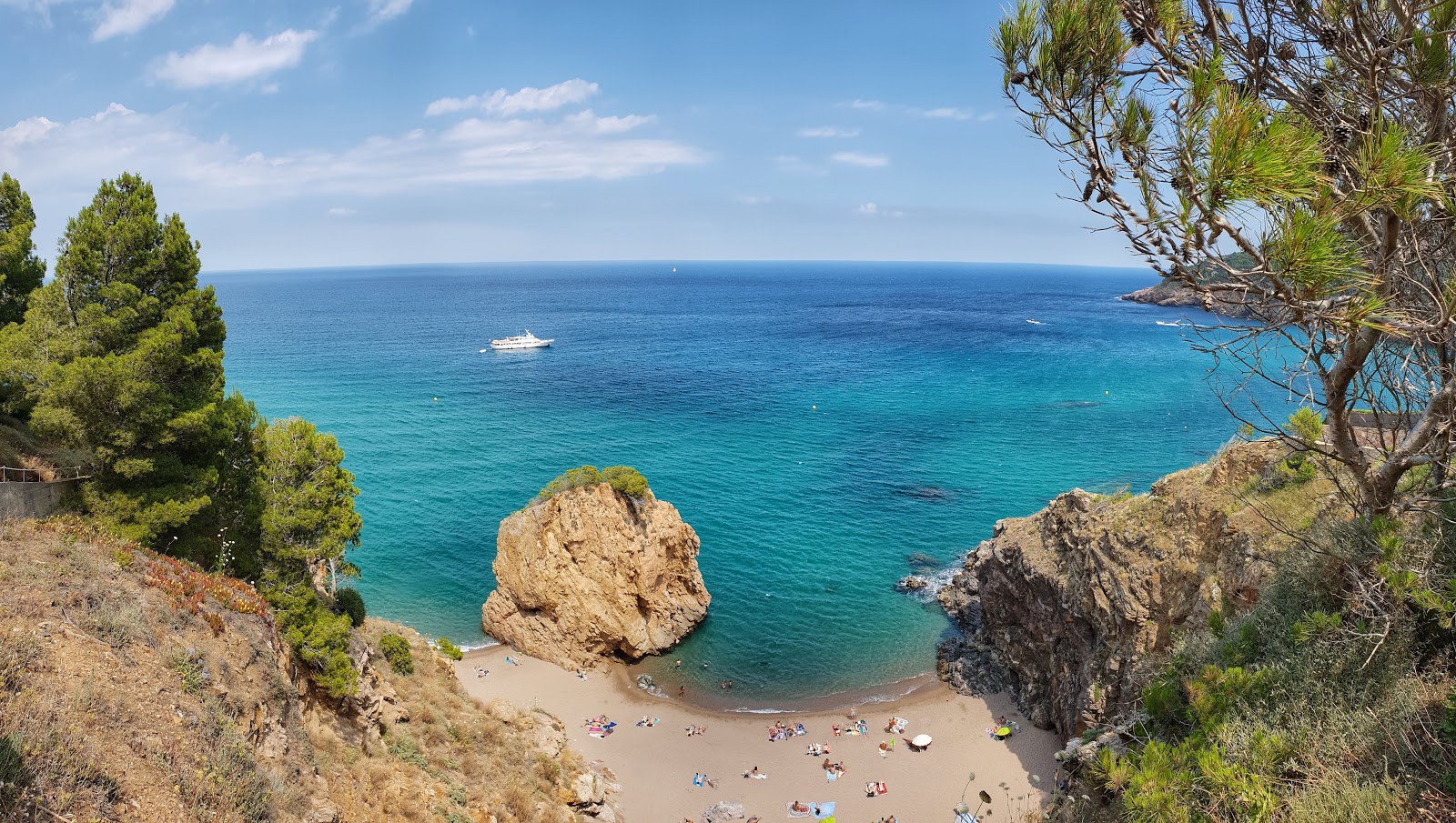 Foto di Platja de l'Illa Roja con più baie spaziose