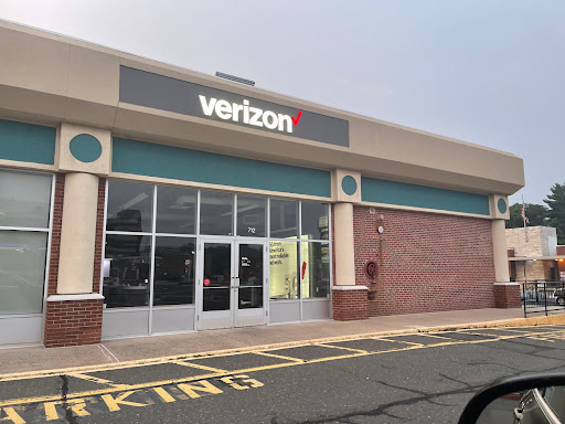 Cell Phone Store «Verizon Authorized Retailer - Wireless Zone», reviews and photos, 712 N Main St, West Hartford, CT 06117, USA