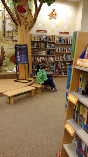 Book Store «Barnes & Noble», reviews and photos, 25 Hazard Ave # 4, Enfield, CT 06082, USA