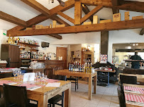 Atmosphère du Restaurant L'Oasis du Petit Galibier à Saint-Zacharie - n°3