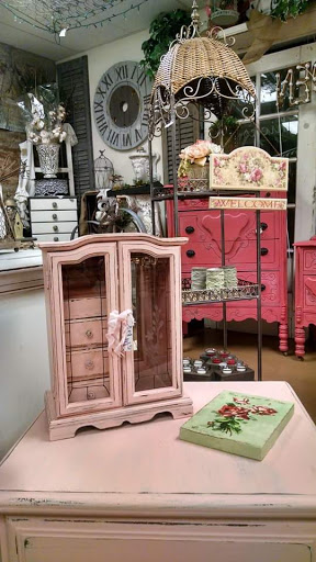 Furniture Store «3 Vintage Chicks», reviews and photos, 13012 N Cave Creek Rd, Phoenix, AZ 85022, USA