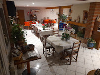Atmosphère du Restaurant français Auberge de la Normandie à Junhac - n°8