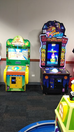 Shopping Mall «Riverpoint Center», reviews and photos, 1730 W Fullerton Ave, Chicago, IL 60614, USA