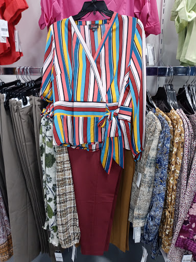 Clothing Store «K&G Fashion Superstore», reviews and photos, 2535 95th St, Evergreen Park, IL 60805, USA