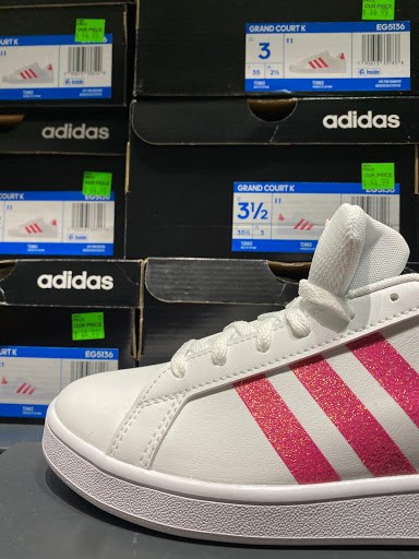 Sporting Goods Store «adidas Outlet Store Woodburn», reviews and photos, 1001 N Arney Rd Ste 400, Woodburn, OR 97071, USA