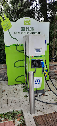 Borne de recharge de véhicules électriques Lidl Station de recharge Neufchâteau