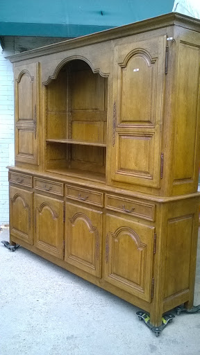 Antique Furniture Store «Lots of Furniture Antiques Warehouse», reviews and photos, 910 N Riverfront Blvd, Dallas, TX 75207, USA