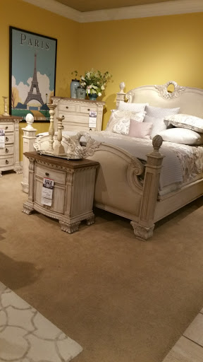 Furniture Store «Art Van Furniture», reviews and photos, 6500 E 14 Mile Rd, Warren, MI 48092, USA