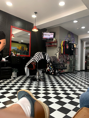 Avaliações doPakside tattoos e barber shop em Funchal - Estúdio de tatuagem