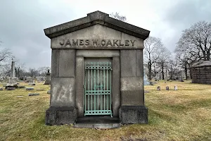 Oak Woods Cemetery image