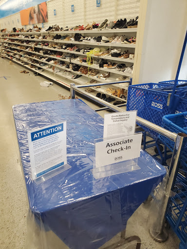 Clothing Store «Ross Dress for Less», reviews and photos, 1416 Towne Square Blvd NW, Roanoke, VA 24012, USA