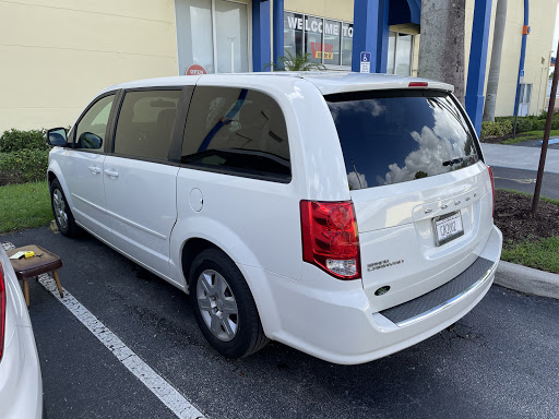 Used Car Dealer «Rolling Wheels Inc», reviews and photos, 125 E Sunrise Blvd, Fort Lauderdale, FL 33304, USA