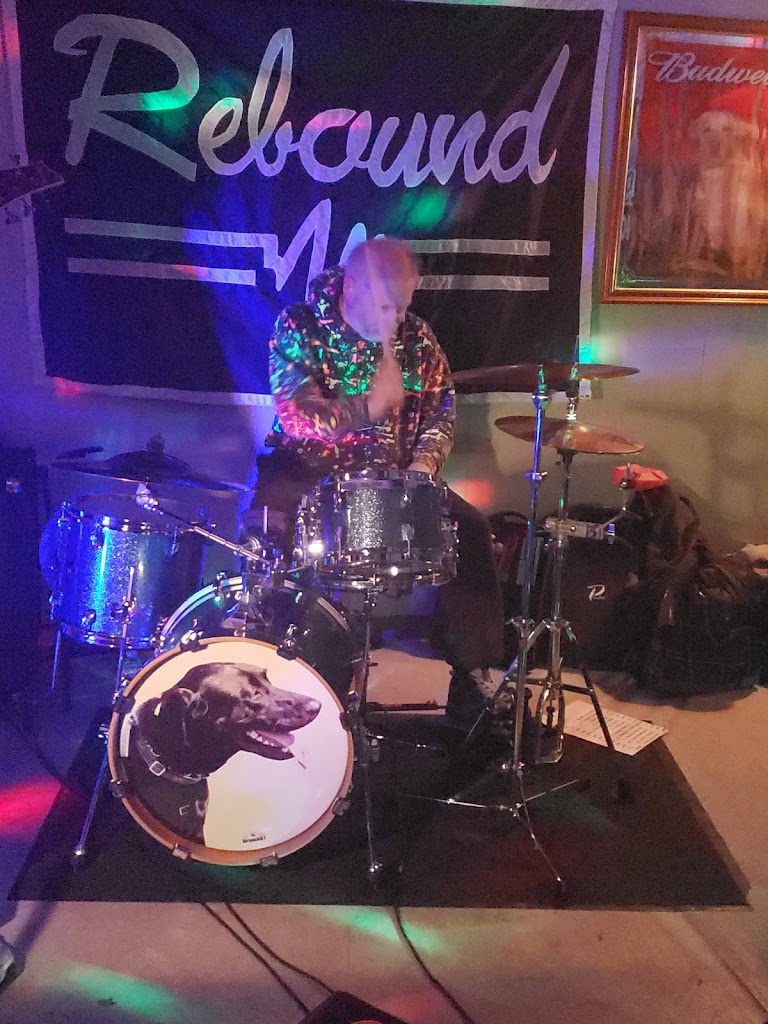 Lake Shore Tavern 21122