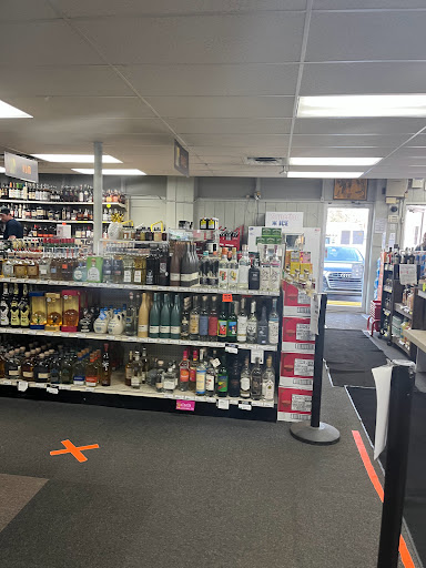 Liquor Store «SoBro Spirits. Wine. Craft Beer», reviews and photos, 1721 E 52nd St, Indianapolis, IN 46205, USA