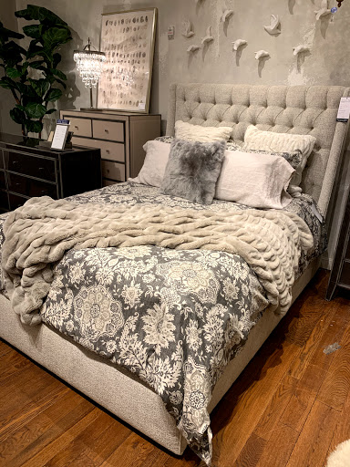 Furniture Store «Arhaus», reviews and photos, 2155 Levis Commons Blvd, Perrysburg, OH 43551, USA