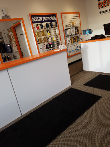 Cell Phone Store «Cellular Repair Center Inc, IPHONE & ANDROID REPAIRS», reviews and photos, 29576 Orchard Lake Rd, Farmington Hills, MI 48334, USA