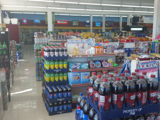 Grocery Store «Center Market Dayton», reviews and photos, 901 Ferry St, Dayton, OR 97114, USA