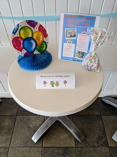 Frozen Yogurt Shop «sweetFrog», reviews and photos, 34 Shunpike Rd #28, Cromwell, CT 06416, USA