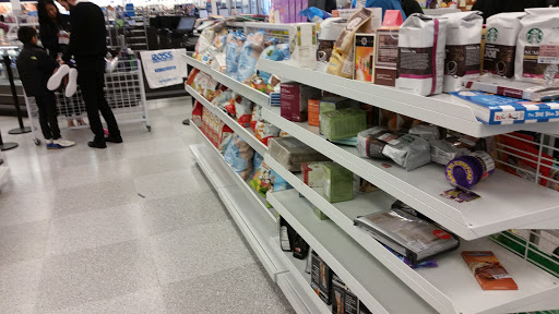 Clothing Store «Ross Dress for Less», reviews and photos, 7065 Cermak Rd, Berwyn, IL 60402, USA