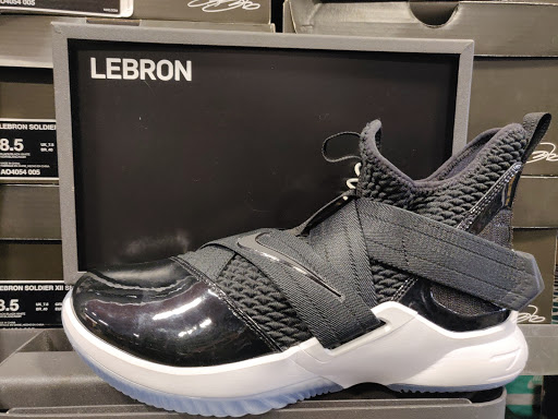 Outlet Mall «Seaside Factory Outlet Center», reviews and photos, 1111 N Roosevelt Dr, Seaside, OR 97138, USA