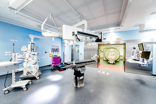 Rezensionen über Universitätsklinik für Neurochirurgie, Inselspital Bern in Bern - Krankenhaus