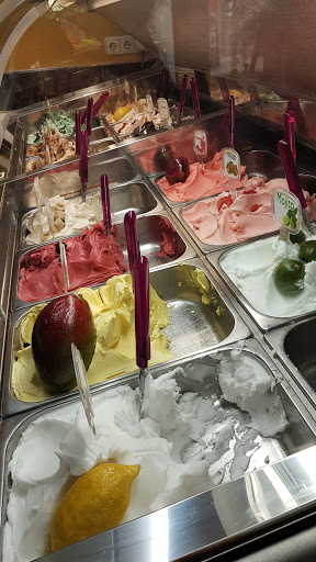 Comprar helados en Granada de 2024