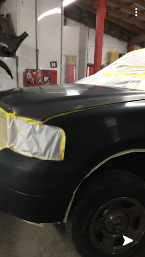 Auto Body Shop «U First Auto Body Shop», reviews and photos, 5119 E 7th St, Austin, TX 78702, USA