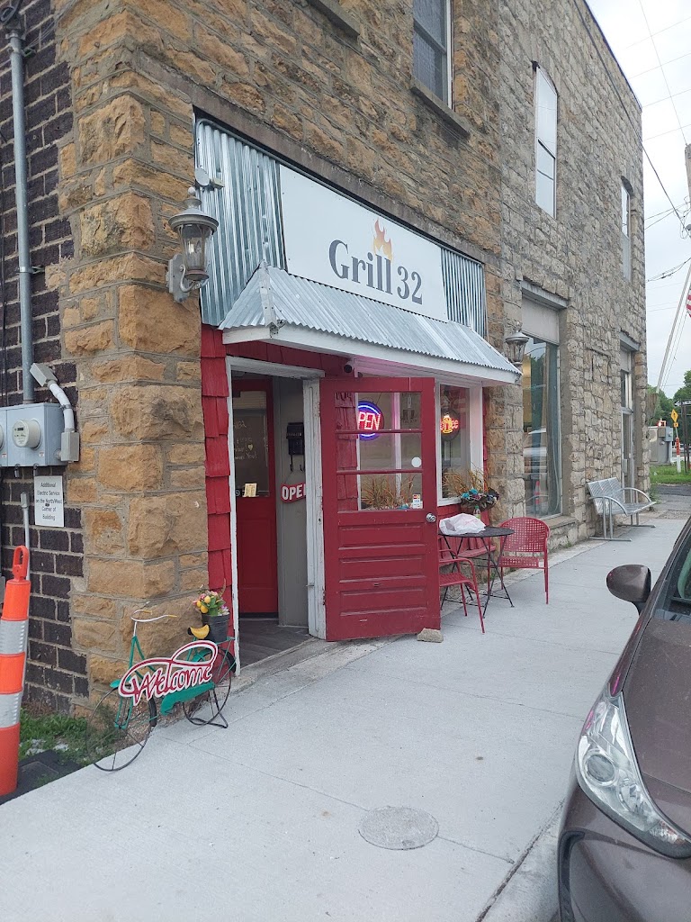 Grill 32 66111