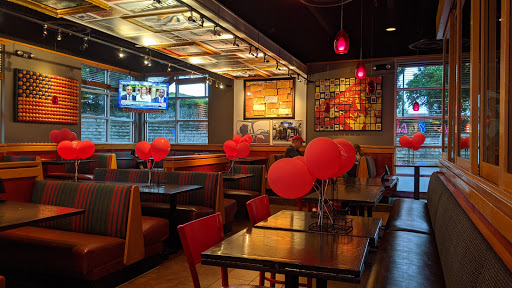 Red Robin Gourmet Burgers and Brews image 4