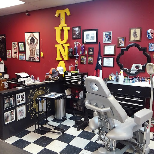 Tattoo Shop «Twisted Arts Tattoo & Body Piercing», reviews and photos, 16145 FM 1485, Conroe, TX 77306, USA