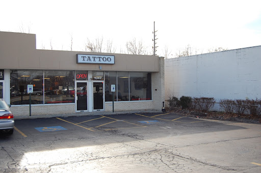 Tattoo Shop «Color Theory Tattoo», reviews and photos, 1047 E St Charles Rd, Lombard, IL 60148, USA