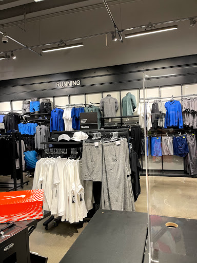 Shopping Mall «Twin Cities Premium Outlets», reviews and photos, 3965 Eagan Outlets Pkwy, Eagan, MN 55122, USA