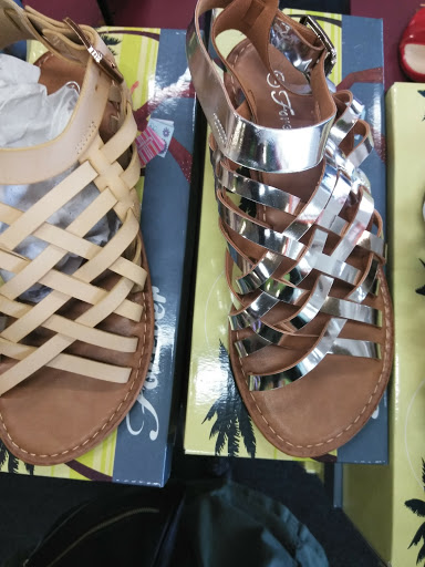 Shoe Store «SHOE! TIME 87», reviews and photos, 8533 S Cottage Grove Ave, Chicago, IL 60619, USA