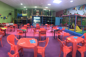 Fantasia kid's - Parc de Jeux Couvert pour Enfants - Climatisé image