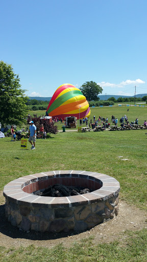 Orchard «Barton Orchards - Noxon Road Store Open Year Round - The Farm is CLOSED for the Season.», reviews and photos, 63 Apple Tree Ln, Poughquag, NY 12570, USA