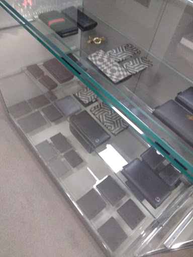 Boutique «Gucci Outlet», reviews and photos, 50 Hartz Way, Secaucus, NJ 07094, USA