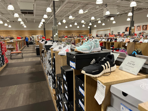 Shoe Store «DSW Designer Shoe Warehouse», reviews and photos, 300 NJ-18, East Brunswick, NJ 08816, USA