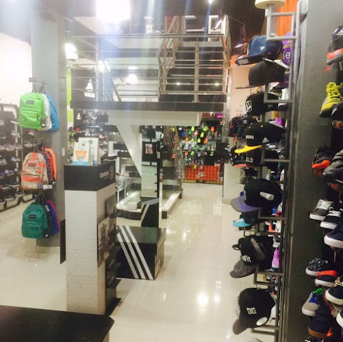 Opiniones de ACTIVE shopping shoes en Otavalo - Tienda de ropa
