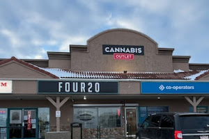 FOUR20 Outlet Strathmore