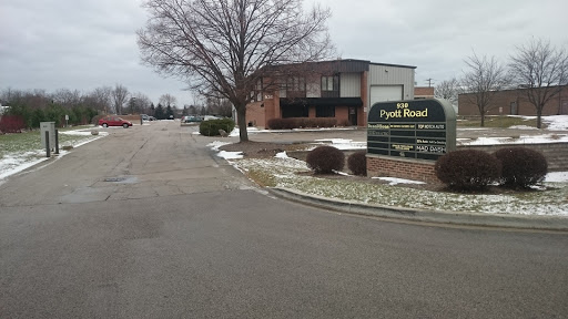 Auto Repair Shop «Top Notch Auto & More», reviews and photos, 930 Pyott Rd #105, Crystal Lake, IL 60014, USA