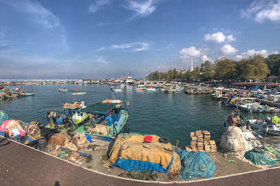 Akçakoca Balıkçı Barınağı Liman