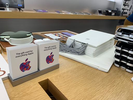 Computer Store «Apple Short Pump Town Center», reviews and photos, 11800 W Broad St, Henrico, VA 23233, USA