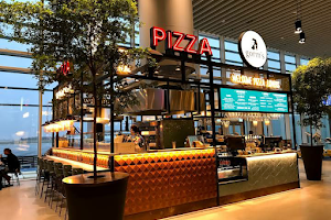 GORMs Pizza - terminal 3 image