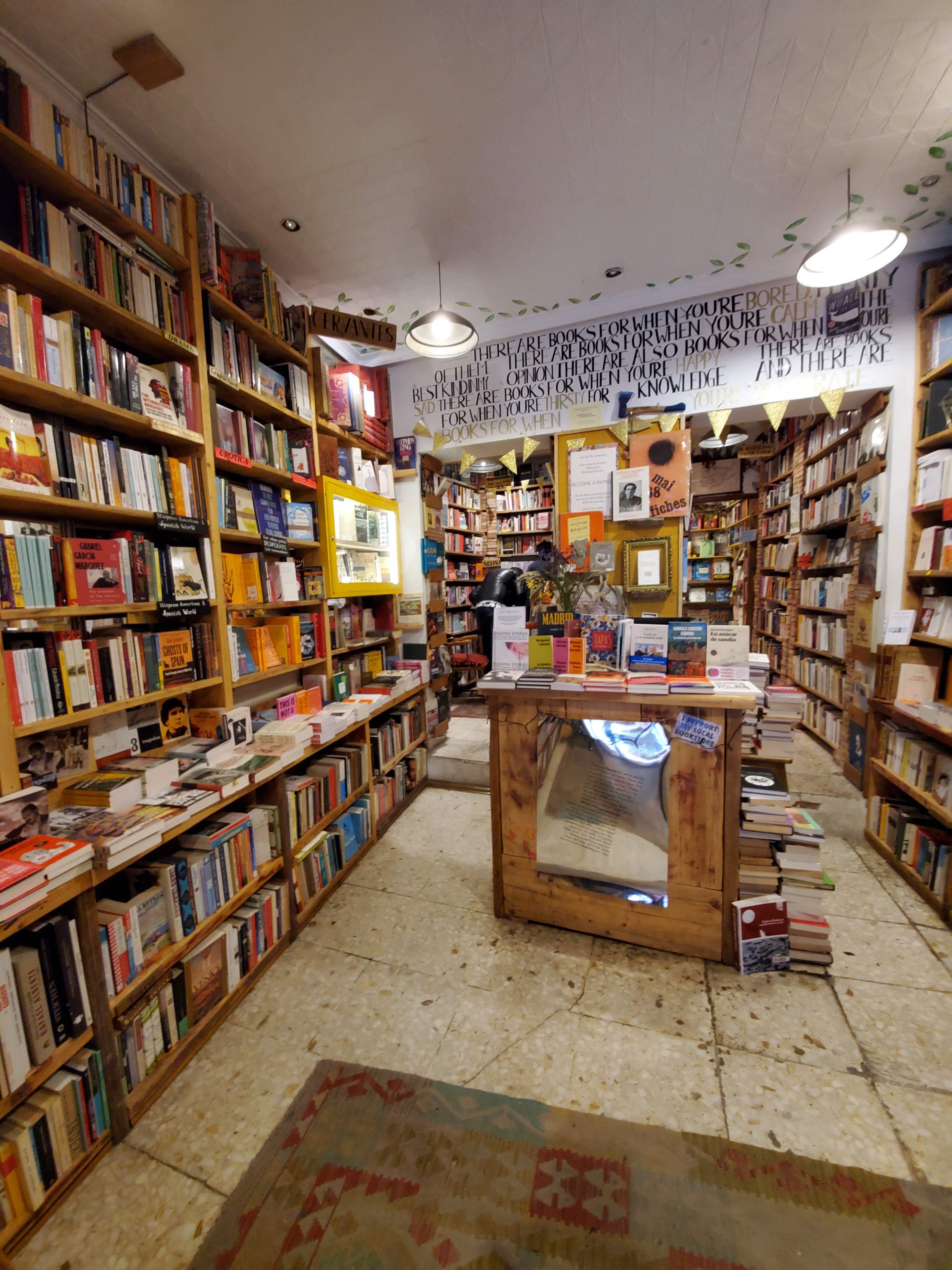 Picture of a place: Librería Desperate Literature (Bookstore)