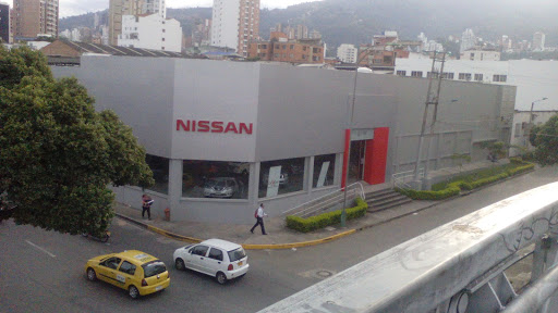 Vitrina Nissan Bucaramanga Cra 27