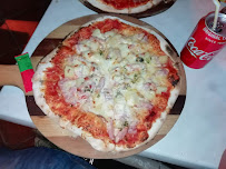 Plats et boissons du Restaurant italien Escale Pizzas à Toulon - n°6