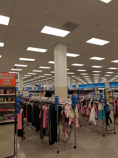 Clothing Store «Ross Dress for Less», reviews and photos, 3203 N State Rd 7, Lauderdale Lakes, FL 33319, USA